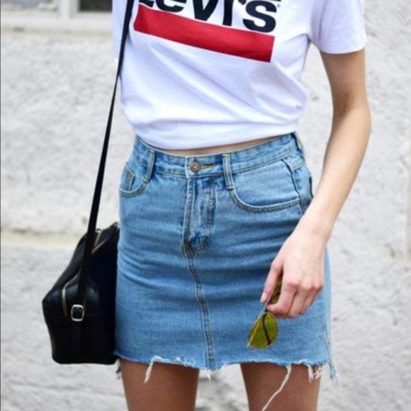 Levi's Dresses & Skirts - Levi's Deconstructed Denim Skirt Raw Hem Size 28